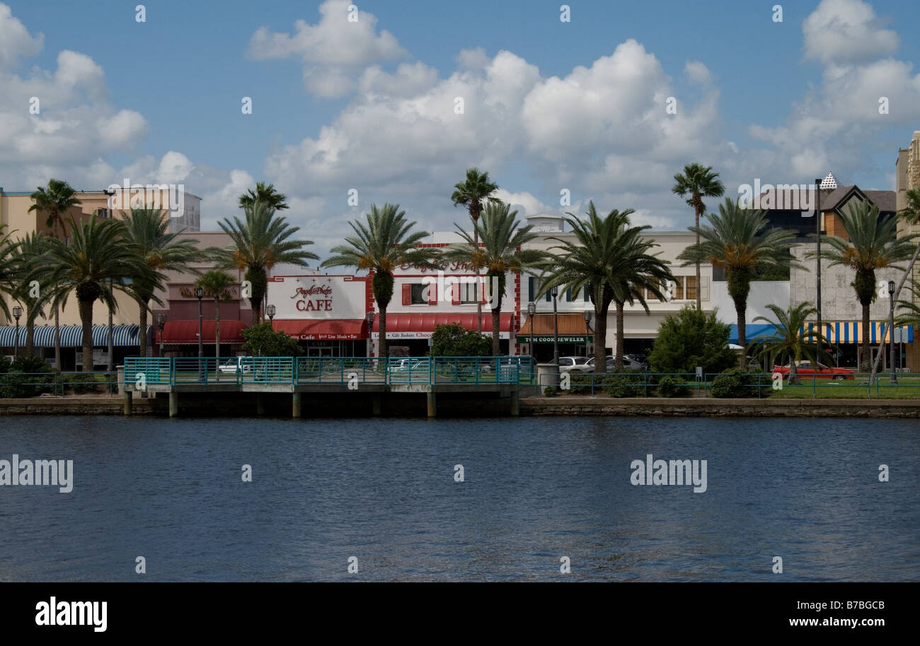 Vista di Beach street si trova nel centro storico di Daytona Beach, FL. Foto Stock