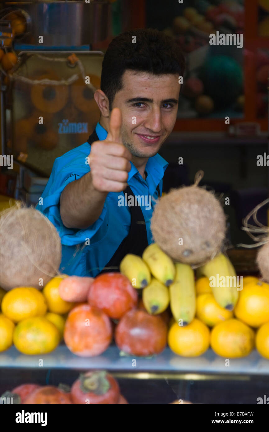Frutta fresca venditore in Istanbul Turchia Foto Stock