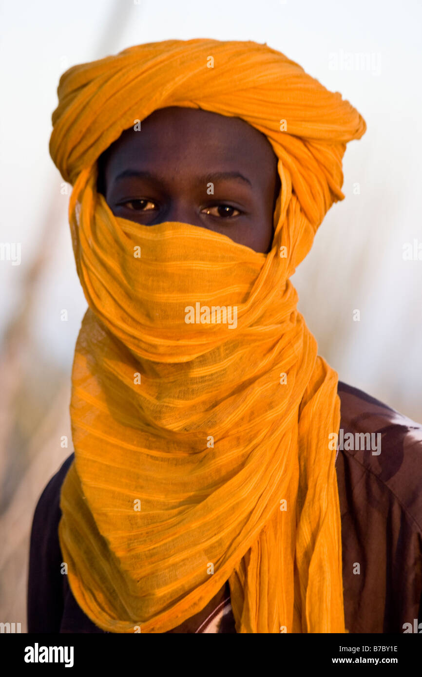 Giovane uomo che indossa un turbante in Timbuktu Mali Foto Stock