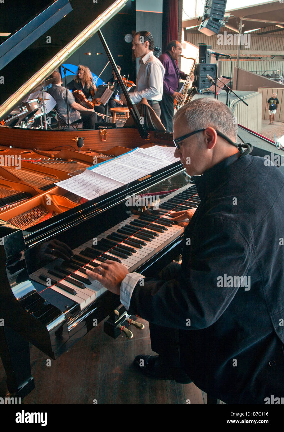 KURT VENDITA canta con LAURENCE HOBGOOD sul pianoforte presso il cinquantunesimo MONTEREY JAZZ FESTIVAL Monterey in California Foto Stock