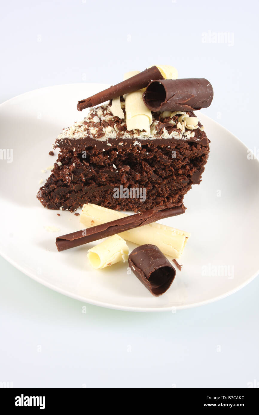 Una fetta di cioccolato pan di spagna. Foto Stock