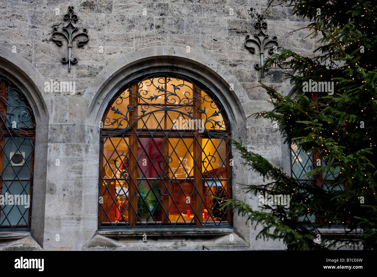 Monaco di Baviera Rathaus Windows a Natale Foto Stock
