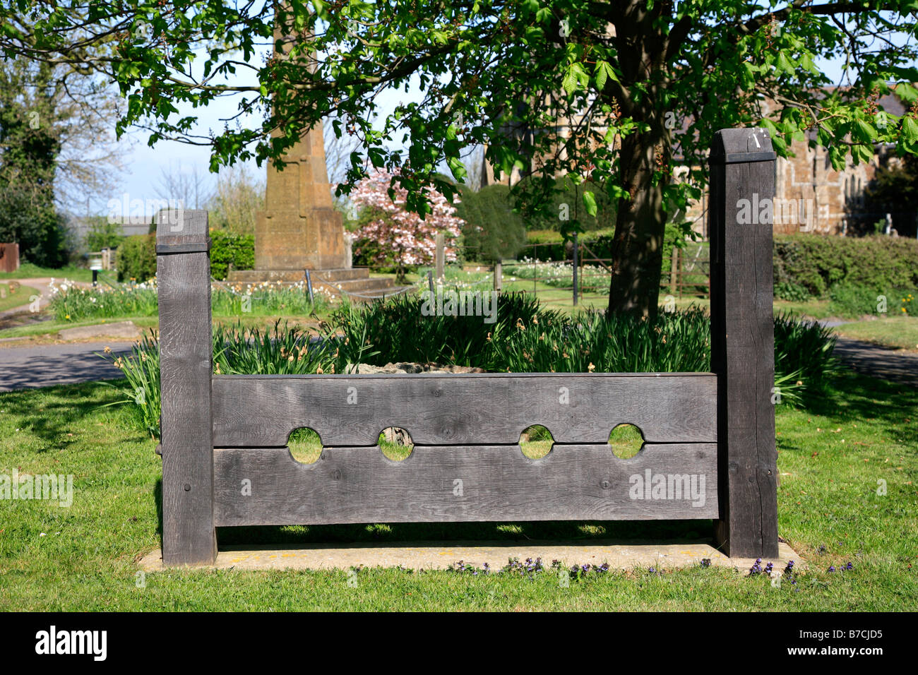 Villaggio Le scorte di legno Shuckburgh inferiore verde villaggio Warwickshire County Inghilterra Gran Bretagna REGNO UNITO Foto Stock