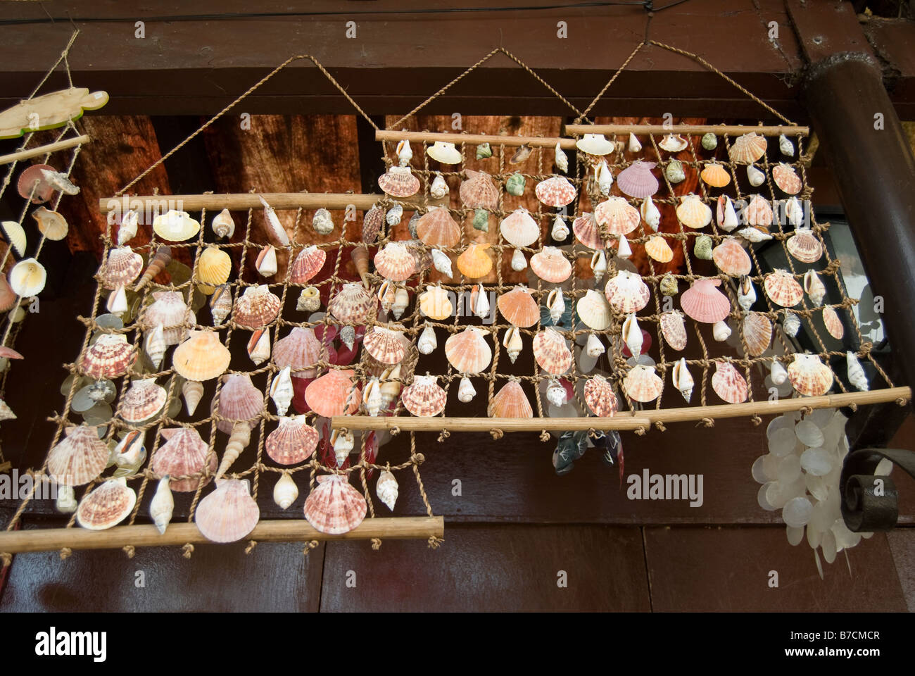 Decorazioni di Shell al di fuori del negozio di souvenir, Fort San Pedro, Cebu City Cebu, Visayas, Filippine Foto Stock