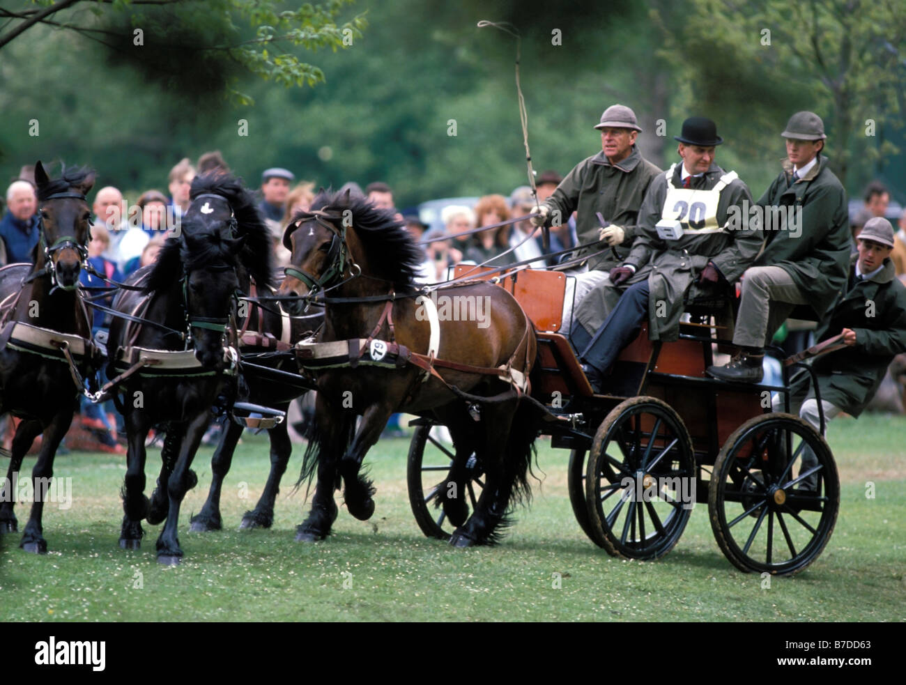 Il Principe Filippo , Duca di Edimburgo in concorrenza al trasporto di equitazione. windsor horse show. Berkshire, Inghilterra, Regno Unito circa 1989 Foto Stock