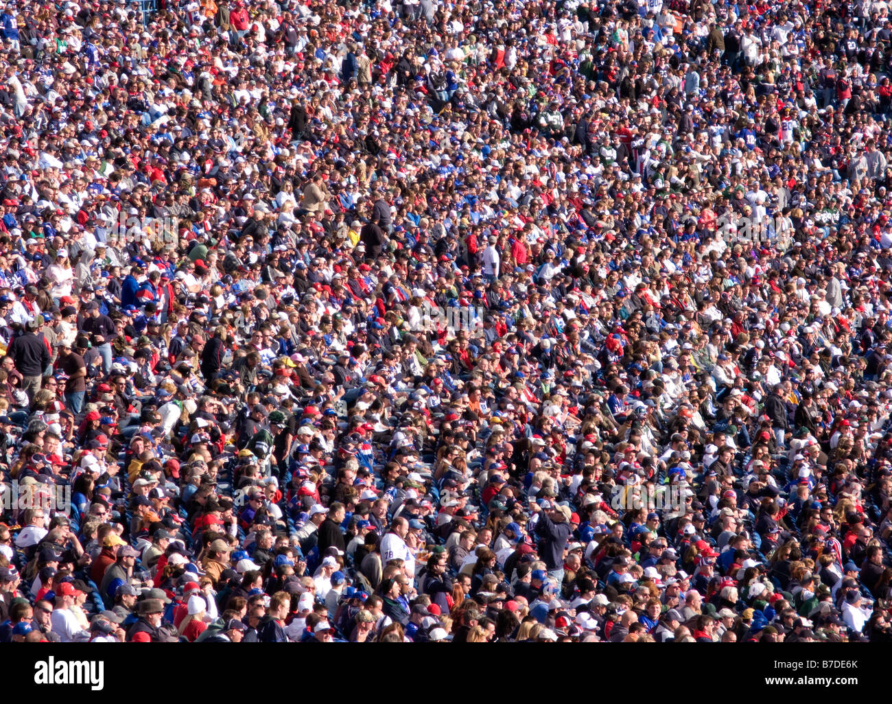 La folla di spettatori Foto stock - Alamy