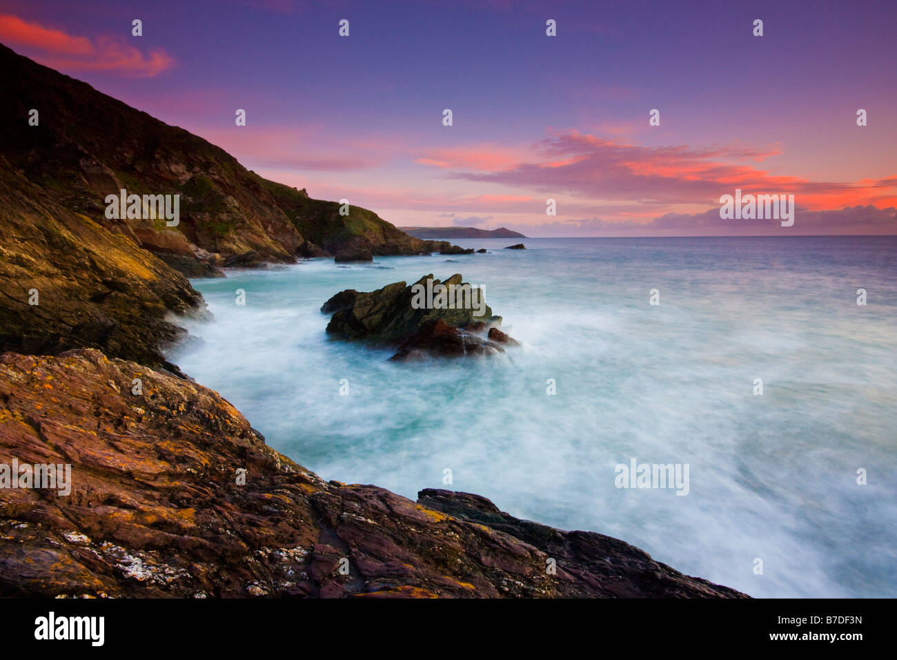 Tramonto sulla testa di rame whitsand bay Cornwall Regno Unito Europa Foto Stock