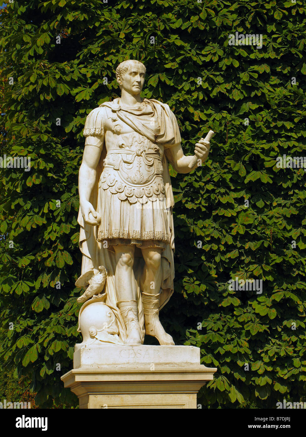 Statua di Giulio Cesare, i Giardini delle Tuileries, Parigi, Francia Foto Stock