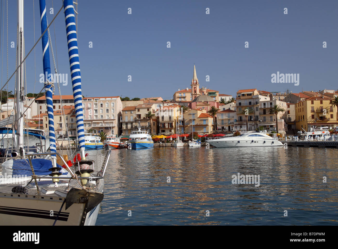 Barche a marina di Calvi, in Corsica, Francia Foto Stock