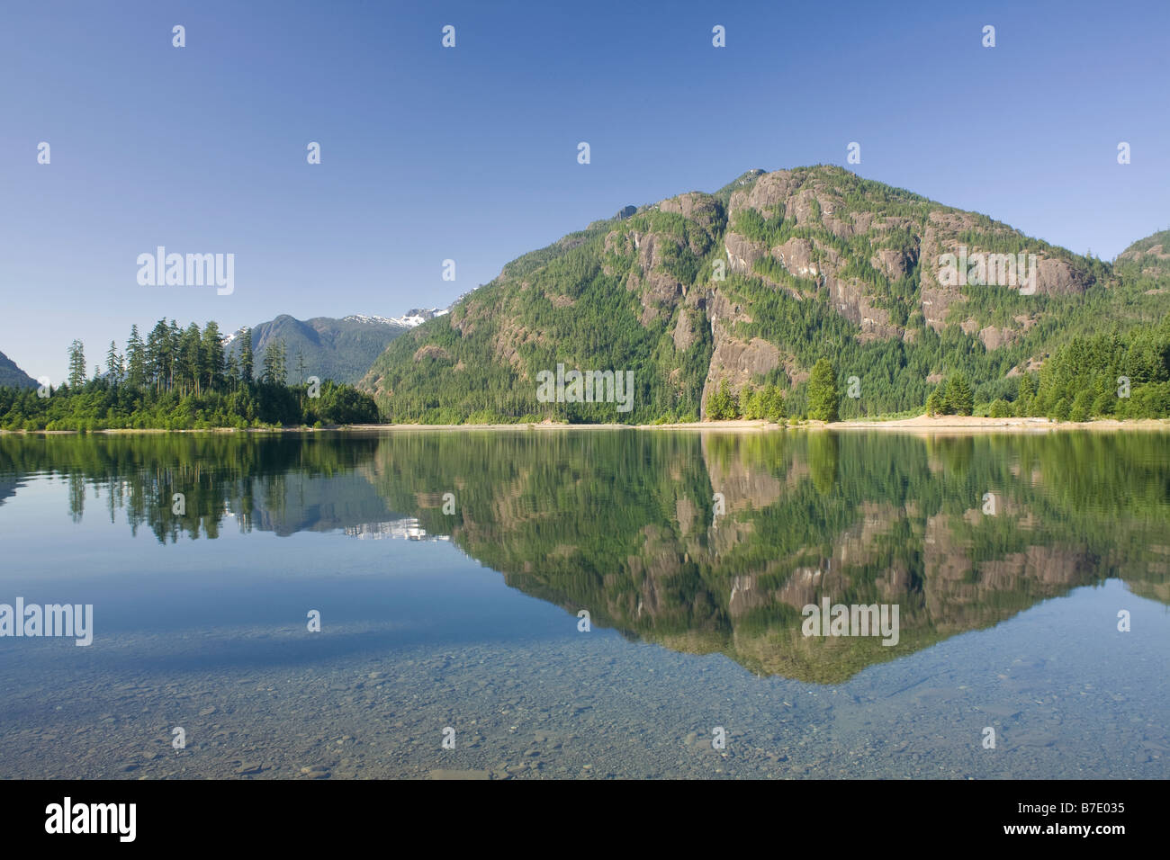 BRITISH COLUMBIA - Buttle Lago in Strathcona Provincial Park. Foto Stock