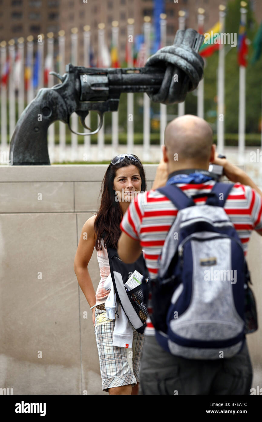 I turisti, il Quartier generale delle Nazioni Unite di New York City, Stati Uniti d'America Foto Stock