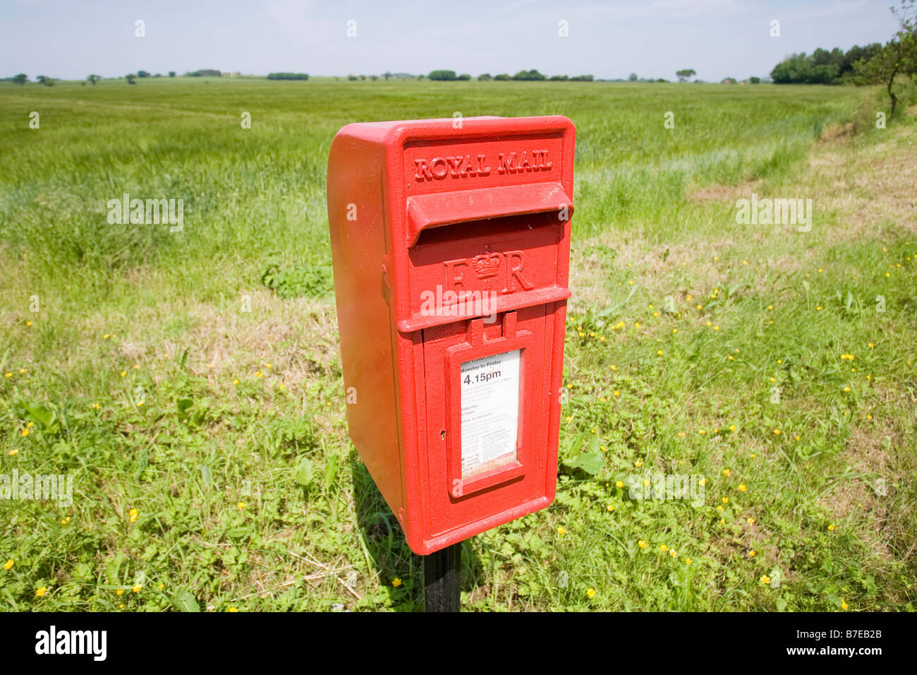 Royal Mail cassetta di raccolta in zona rurale Foto Stock