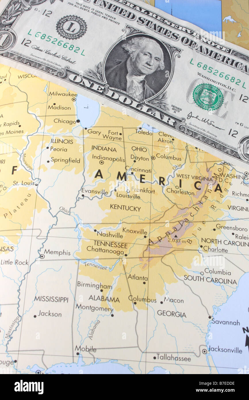 Una banca del dollaro nota su una mappa degli Stati Uniti. Foto Stock