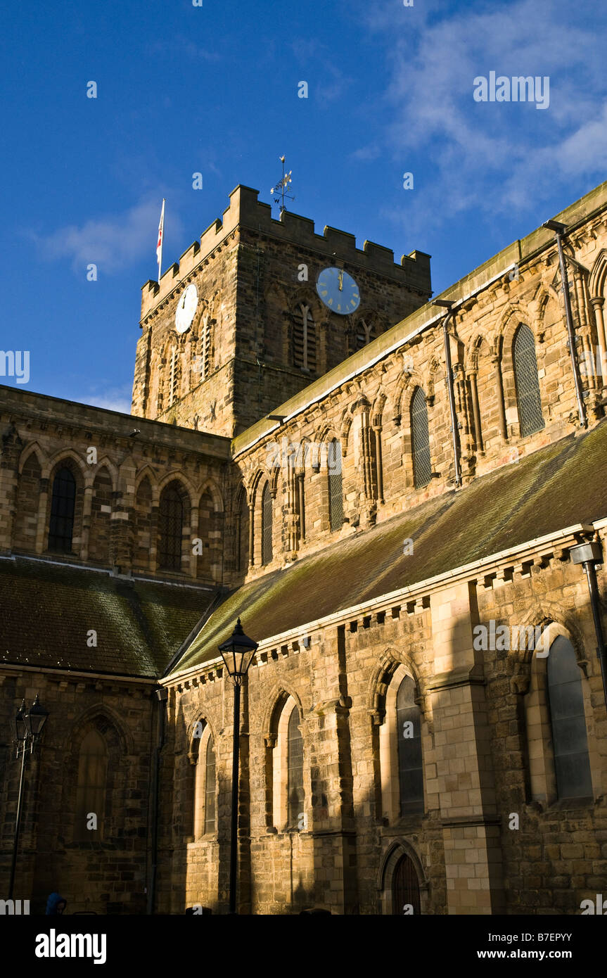 Dh HEXHAM NORTHUMBRIA Hexham Abbey chiesa cattedrale di clock tower Foto Stock