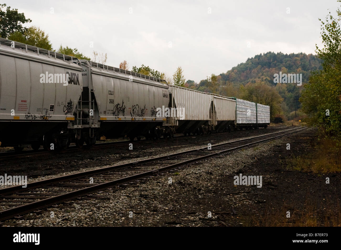 Il trasporto ferroviario di merci di vetture in cantiere ferroviario a White River Junction Vermont VT Stati Uniti d'America Foto Stock