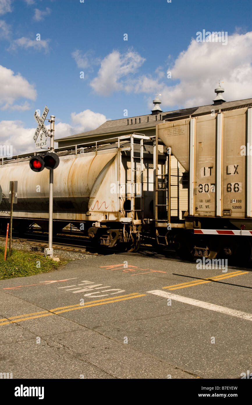 Nolo Auto essendo commutato attraverso il grado della traversata del New England Ferrovia Centrale in White River Junction Vermont VT USA Foto Stock
