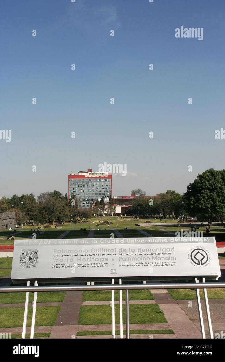 Campus universitario con l umanità patrimonio culturale piastra Foto Stock