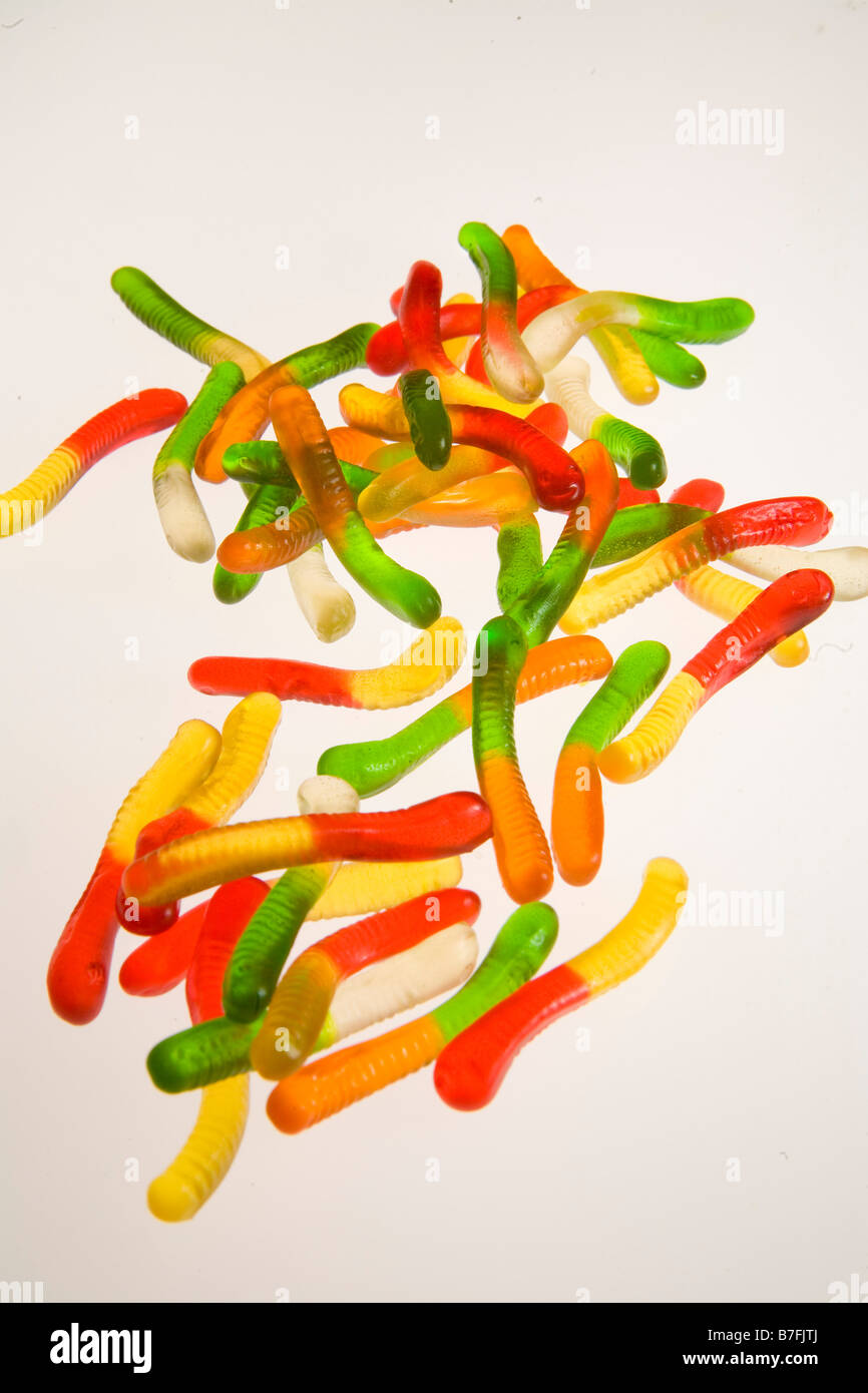 Gummi Wroms candy fatta a guardare come il worm forniscono divertimento per bambini disgusto per gli adulti Foto Stock