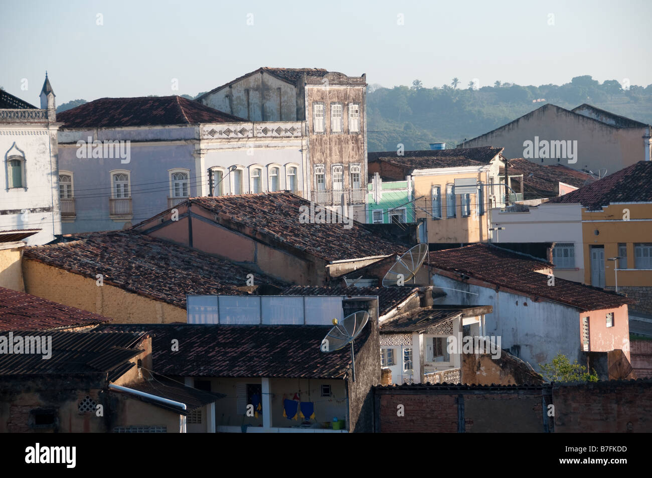 Foto di mattina delle strade della città Penedo Foto Stock