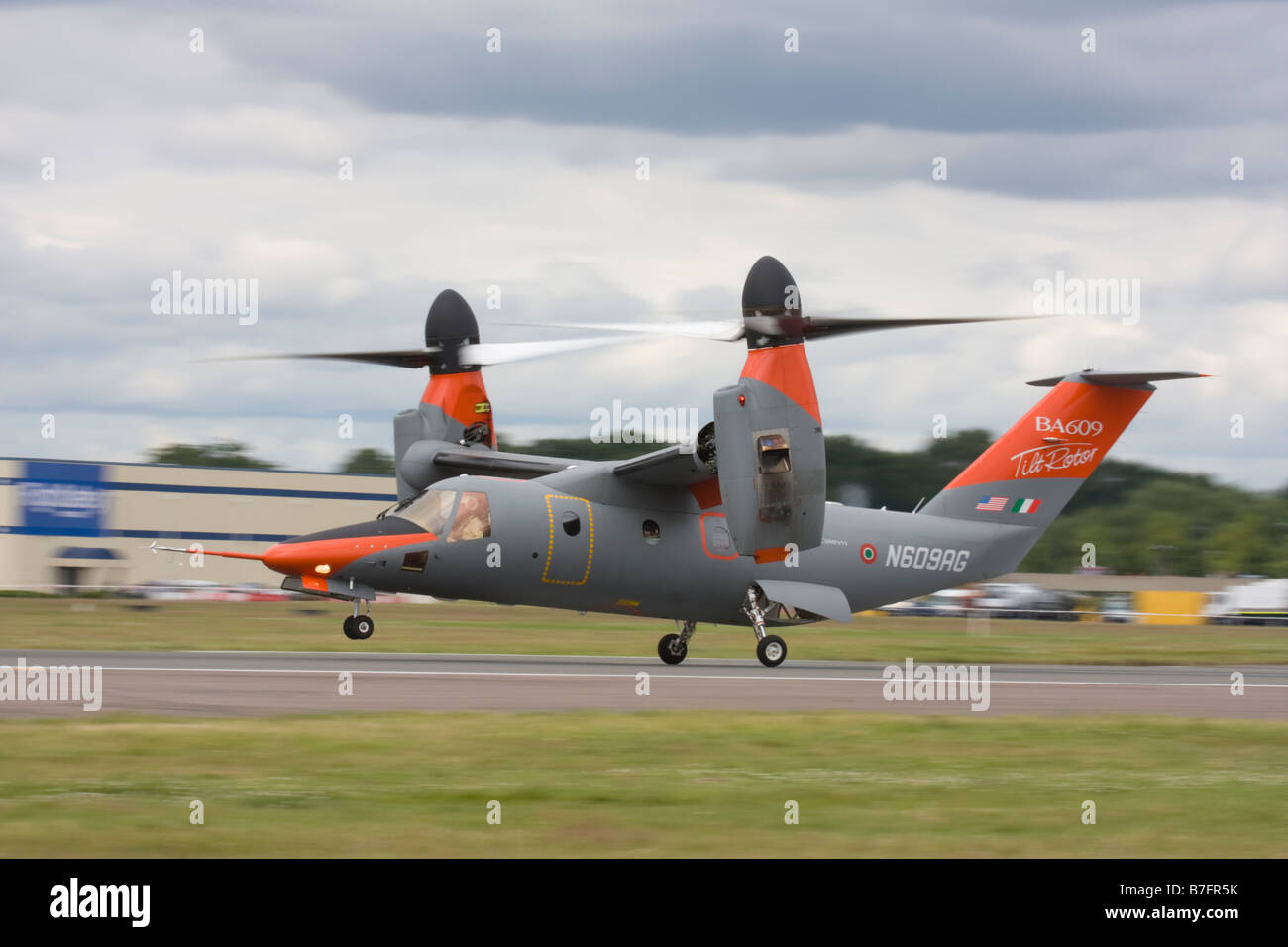 Bell/Agusta BA609 civili bimotore tiltrotor velivolo VTOL a Farnborough International Airshow 2008, Inghilterra, Regno Unito. Foto Stock