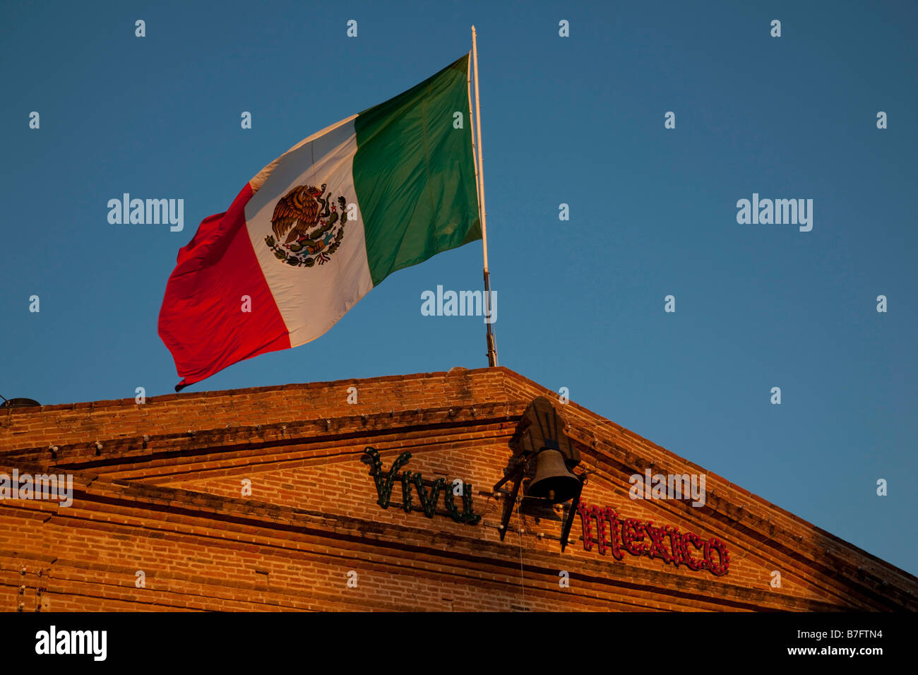 Bandiera messicana Viva il Messico firmano El Fuerte Sinaloa Messico Foto Stock