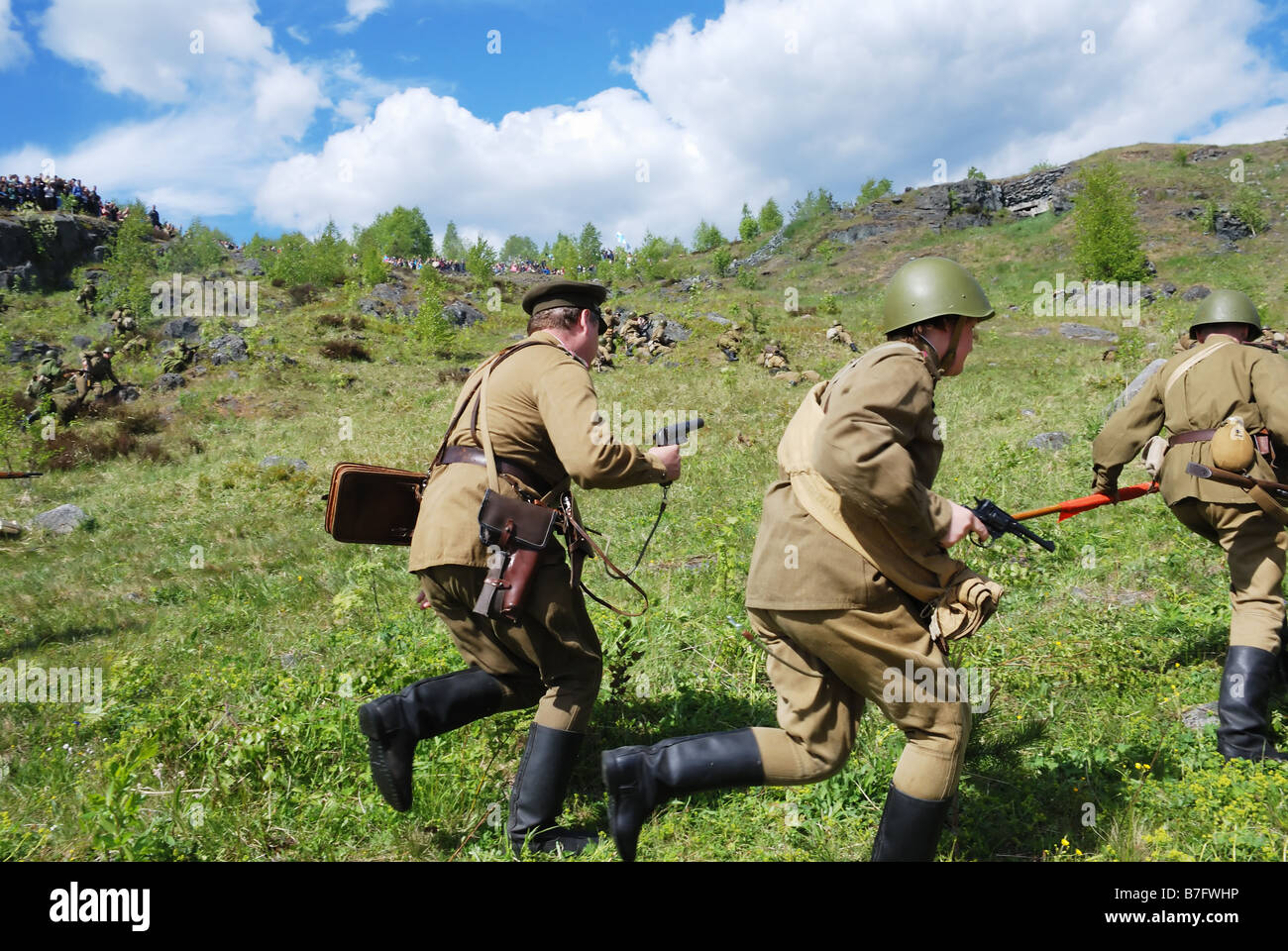 La II Guerra Mondiale, fantasia, gli uomini in uniforme dei soldati sovietici, ricostruzione storica delle ostilità Foto Stock