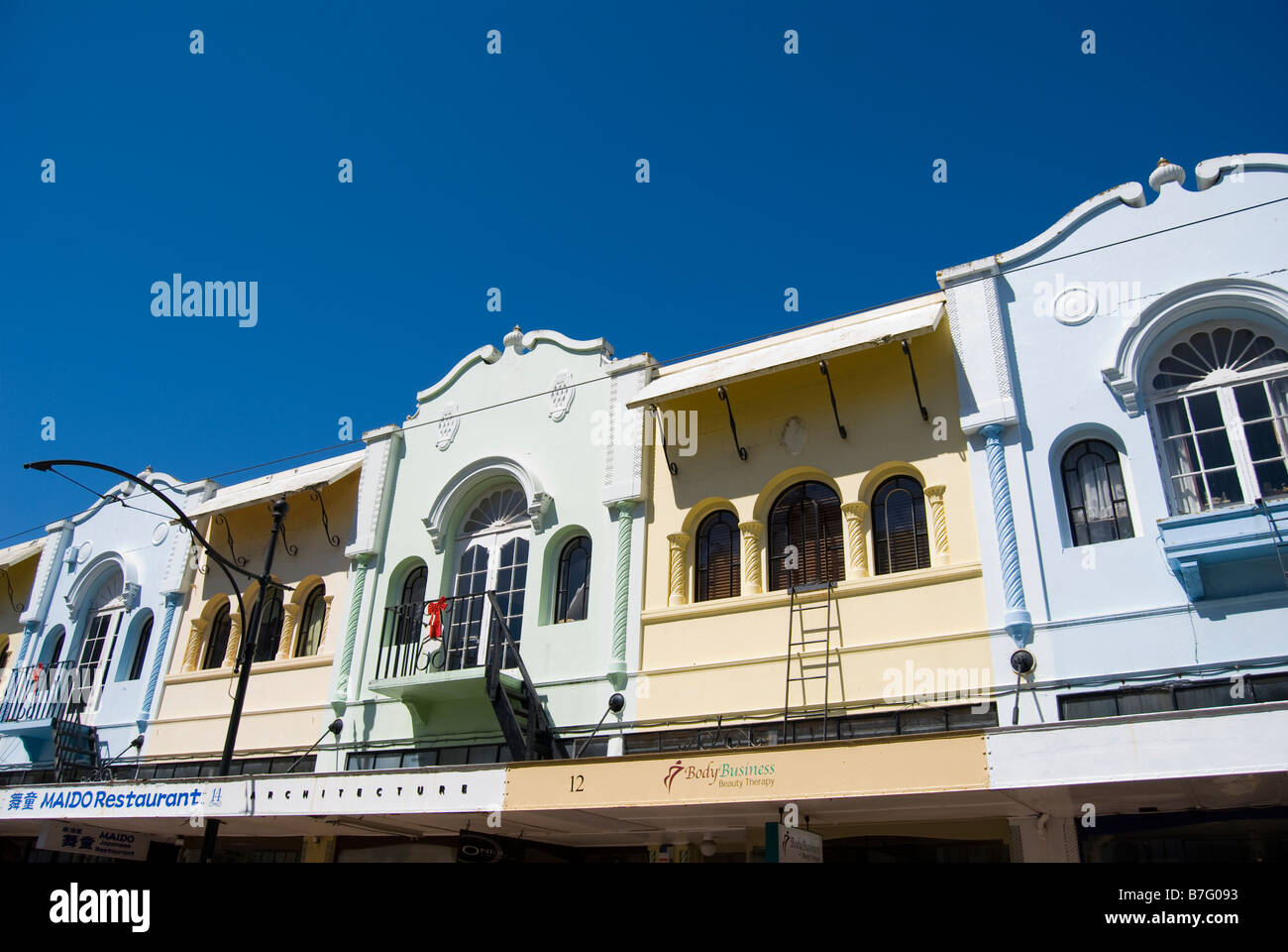 La missione spagnola architettura in stile, Nuovo Regent Street, Christchurch, Canterbury, Nuova Zelanda Foto Stock
