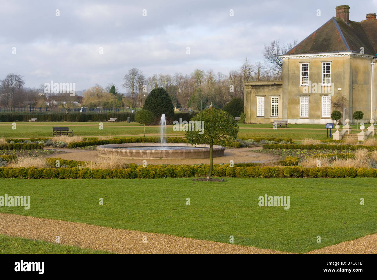 Giardini ornamentali e il Priorato, Parco del Priorato Reigate Surrey Foto Stock