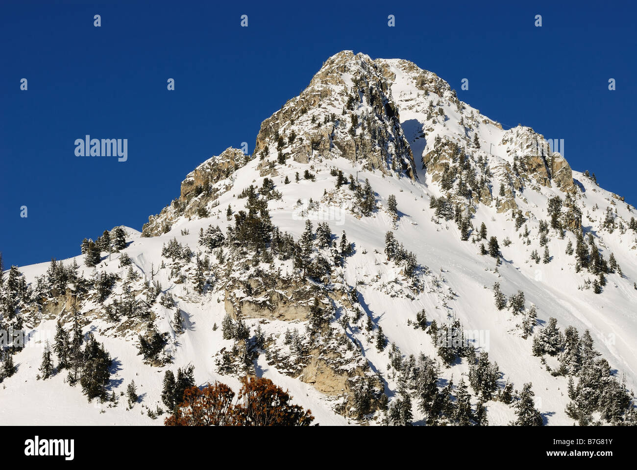 Pendenza di una delle montagne in un Mont Blanc range, vista da Les Arcs 1950 Foto Stock