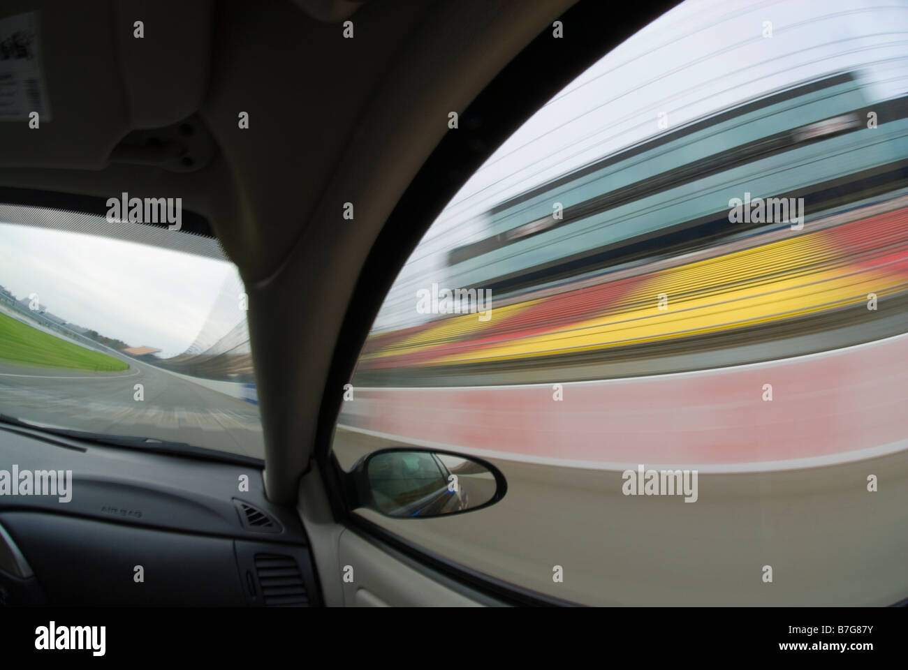 Un ritmo Autonoleggio facendo un giro al Michigan International Speedway di Brooklyn, Michigan, Stati Uniti d'America. Foto Stock