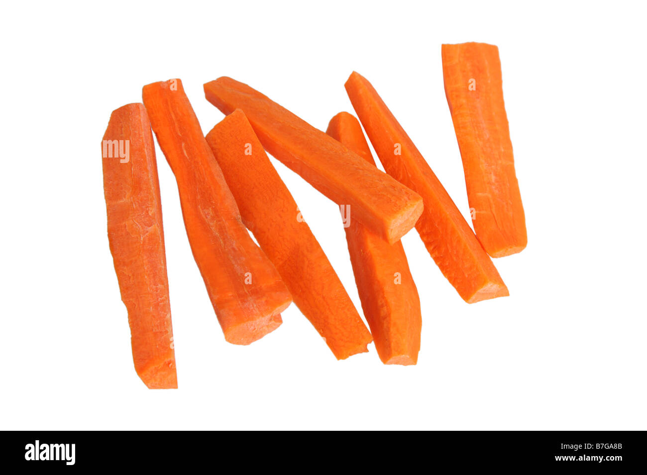 I bastoncini di carote tagliate su sfondo bianco Foto Stock