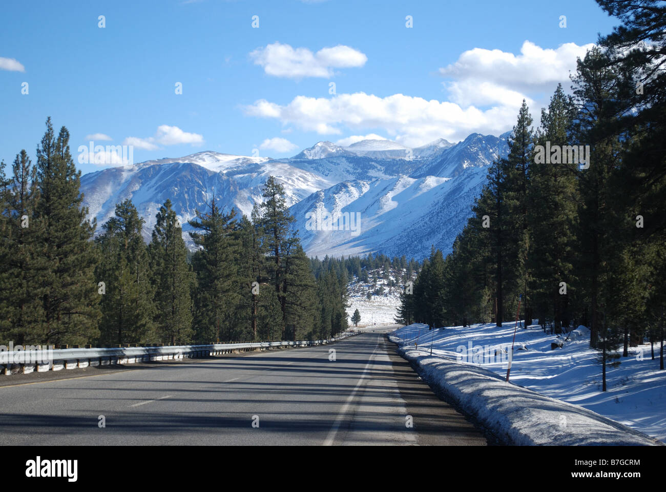 Versante orientale della Sierra Nevada in California vicino a Tom s luogo e Mammoth sulla US Highway 395 Foto Stock