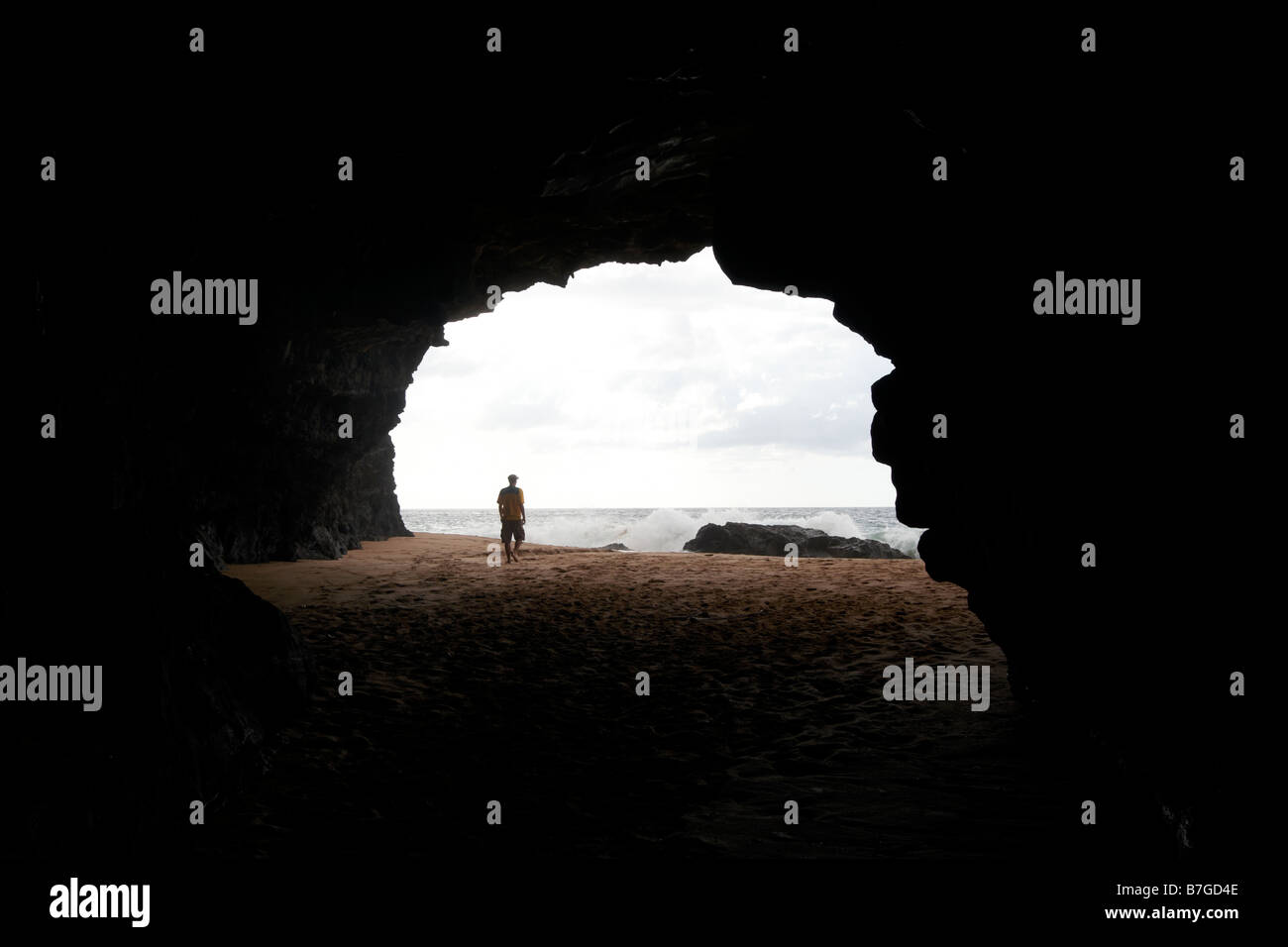 Grotta off Costa Napali, Kauai, Hawaii, STATI UNITI D'AMERICA Foto Stock