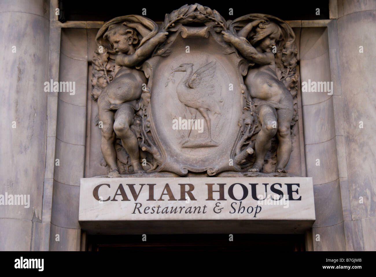 Il segno del marchio al di sopra di caviale House Restaurant & shop sulla Piccadilly, Londra. Gen 2009 Foto Stock