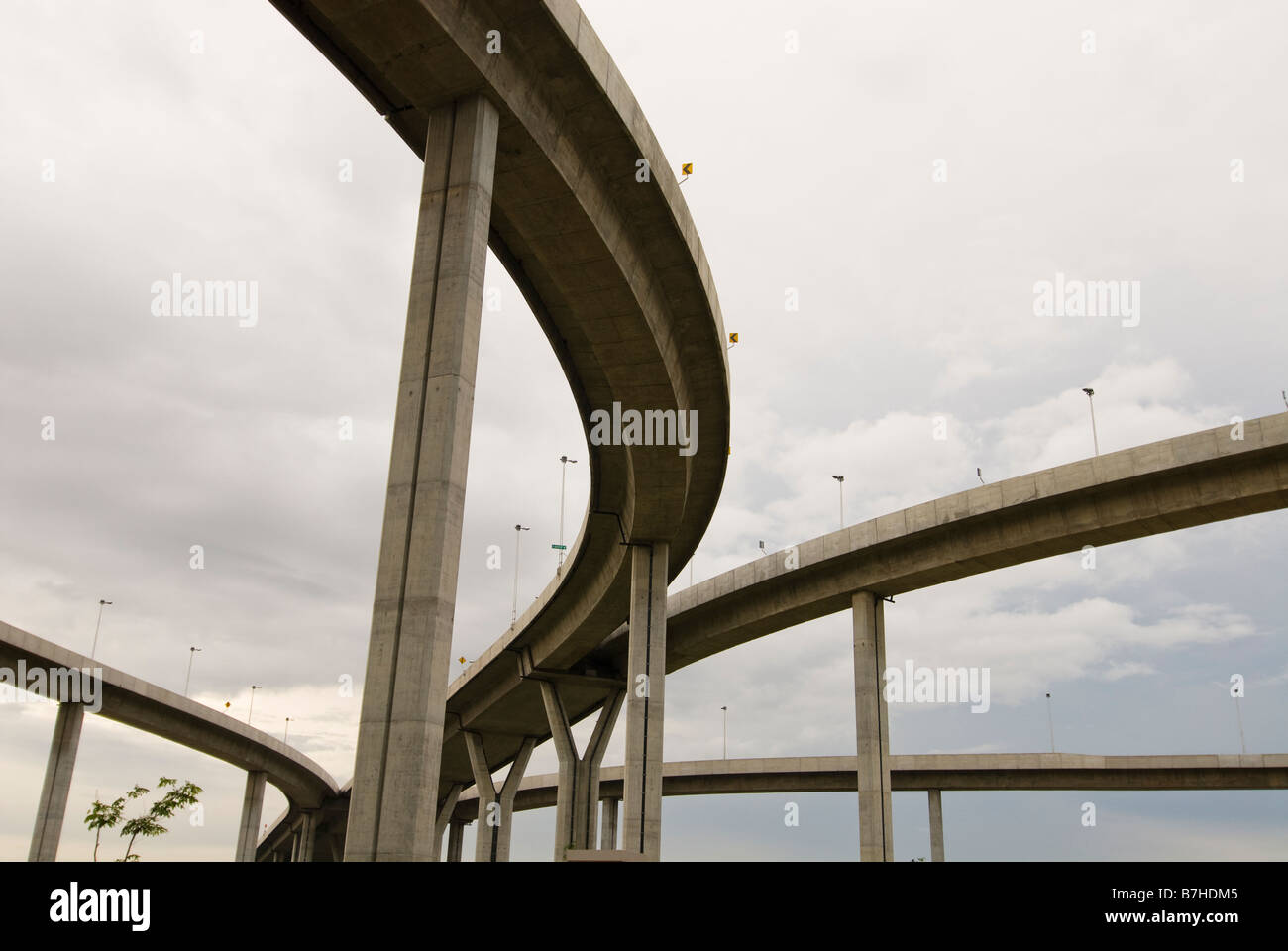 Autostrade sopraelevate a Ponte Rama 9, Bangkok. Della Thailandia Foto Stock
