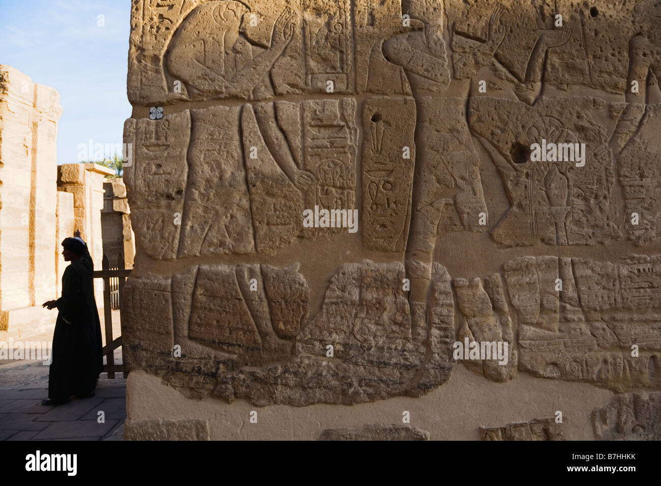 Luxor, Egitto, Nord Africa. Medinat Habu complessa, Tempio di Ramses III, il Gate siriano Foto Stock