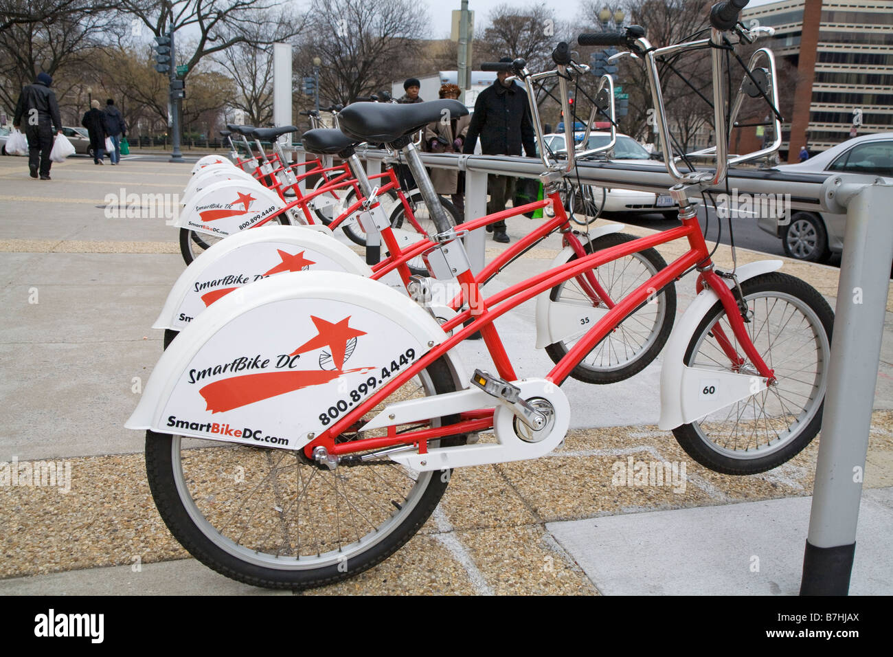 Washington DC e biciclette in attesa di utenti in un self service noleggio bici chiosco Foto Stock
