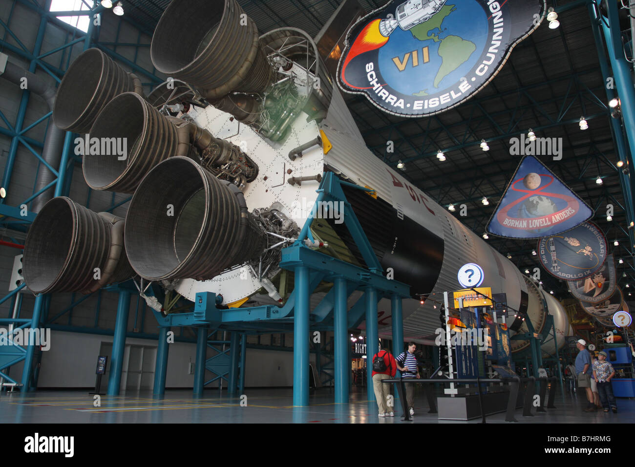 La NASA razzi Saturn 5 motore Visitor Center dal Kennedy Space Center di Cape Canaveral per tour turistici display del museo Foto Stock