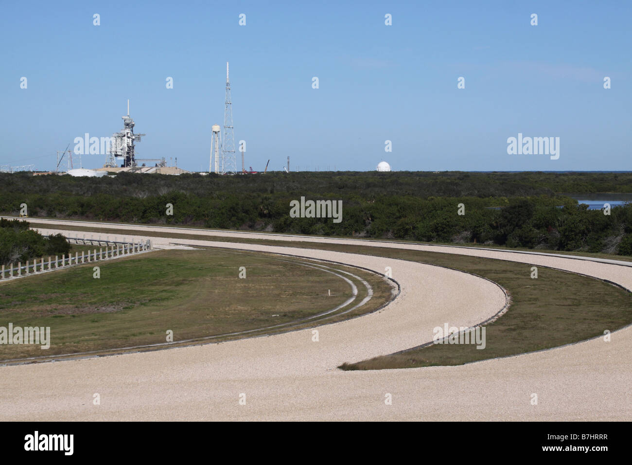 La NASA Launch Pad 39B dal Kennedy Space Center di Cape Canaveral Road Foto Stock