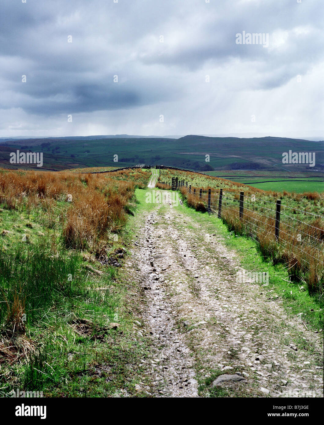 Long Lane, una storica green lane da Clapham di Selside, Yorkshire Dales North Yorkshire Regno Unito Foto Stock