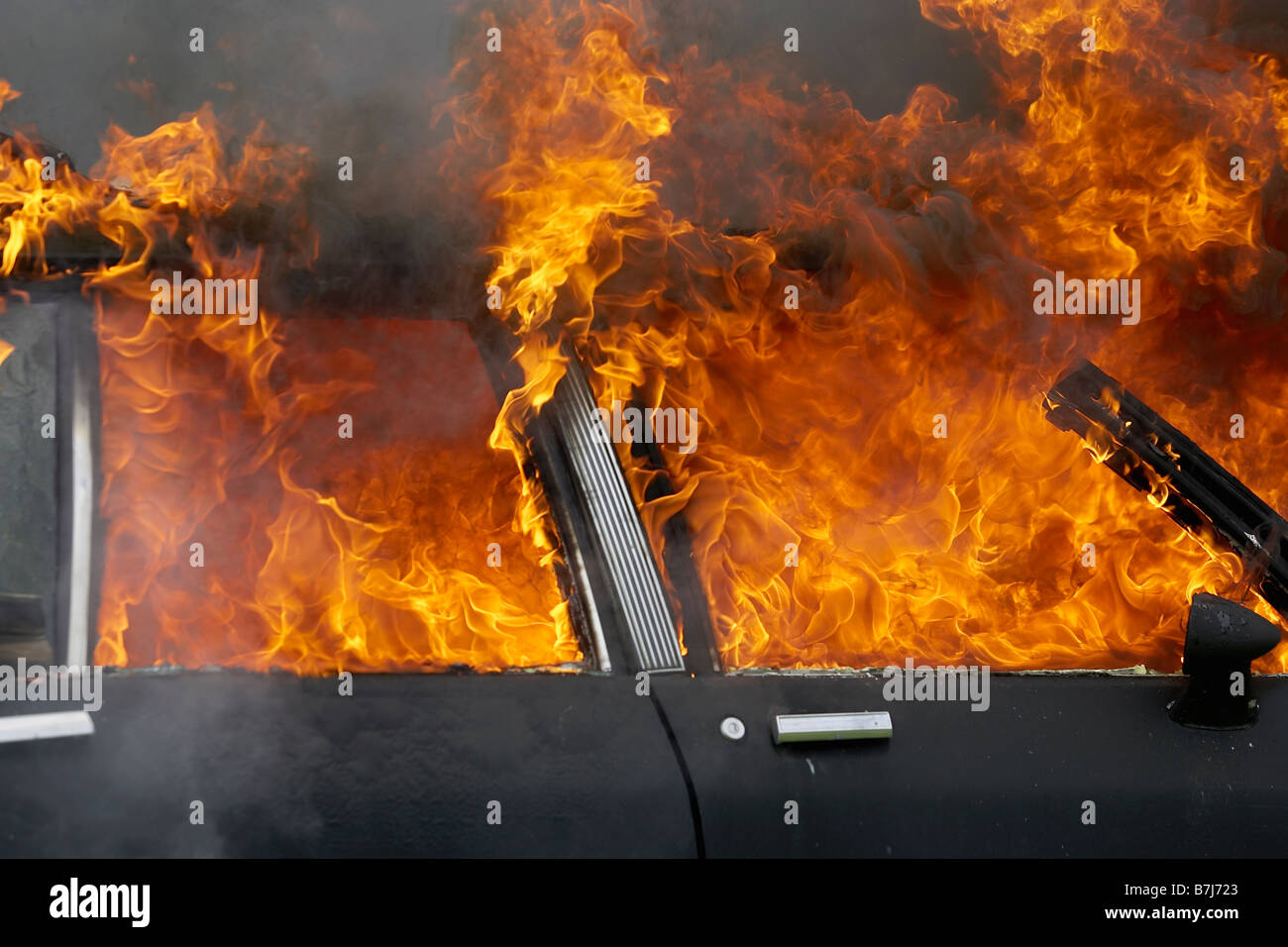 Station wagon incendio sulla vettura, Smithville, Ontario Foto Stock