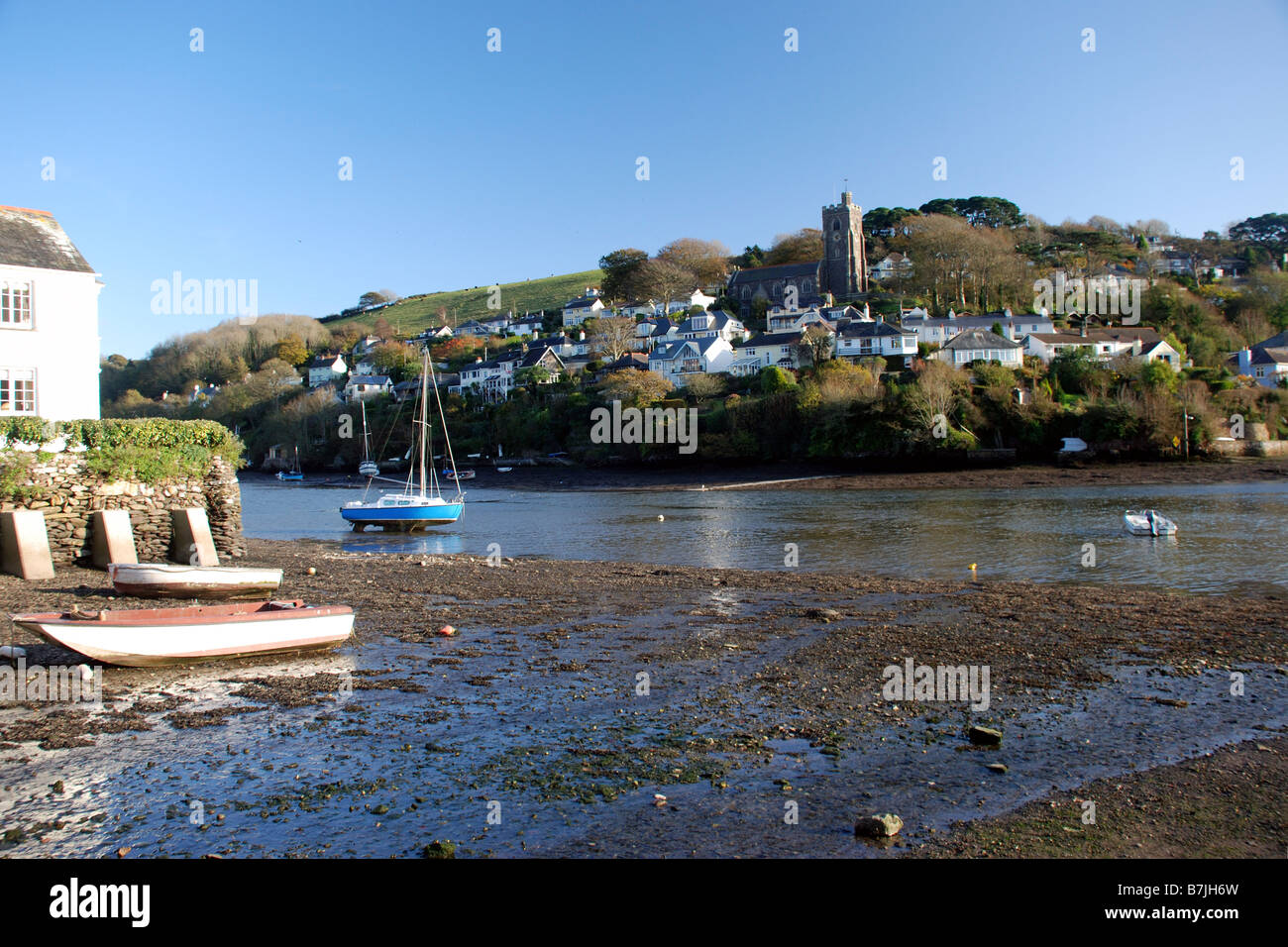 Newton ferrers / Noss mayo sul fiume yealm nel South Devon su una luminosa giornata autunnale Foto Stock