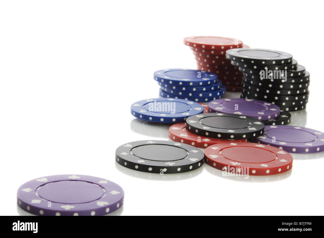 Pila di poker chips isolato su bianco Foto Stock
