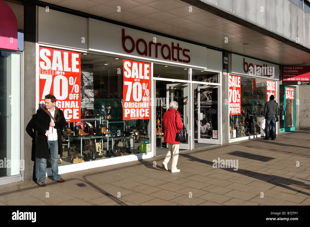 Barratts negozio di scarpe su Princes Street, Edimburgo, Scozia, Regno Unito. Foto Stock