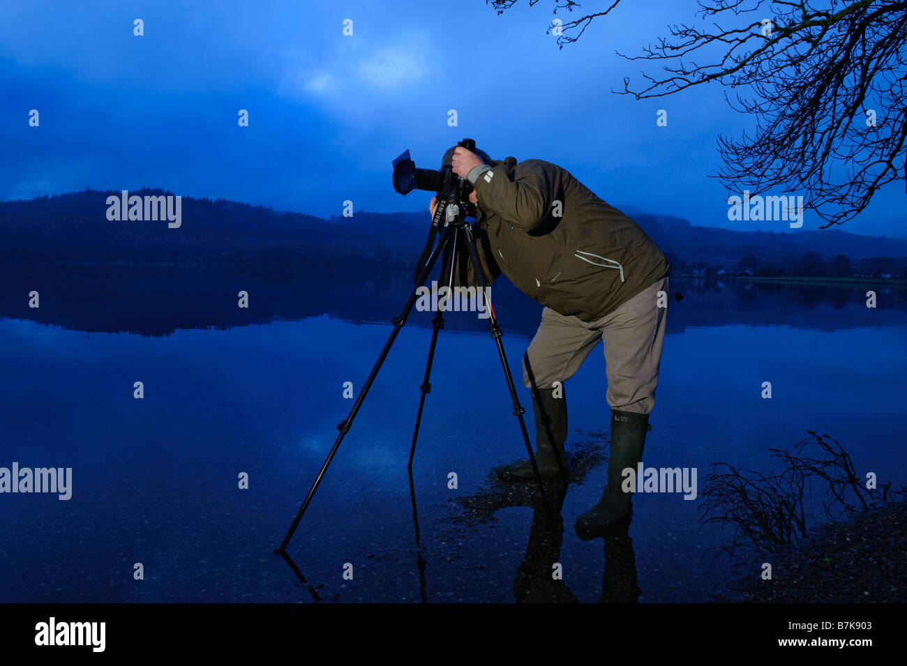 Scattare fotografie a Loch Ard. Foto Stock