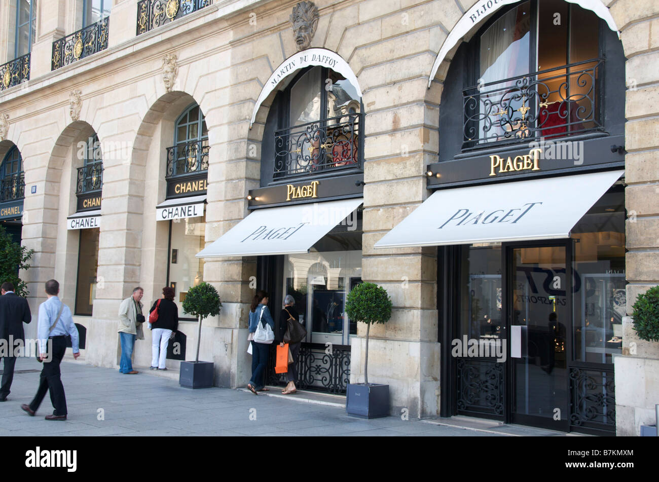 Negozio di lusso a Place Vendome, Parigi - Plaget e Chanel memorizza Foto Stock