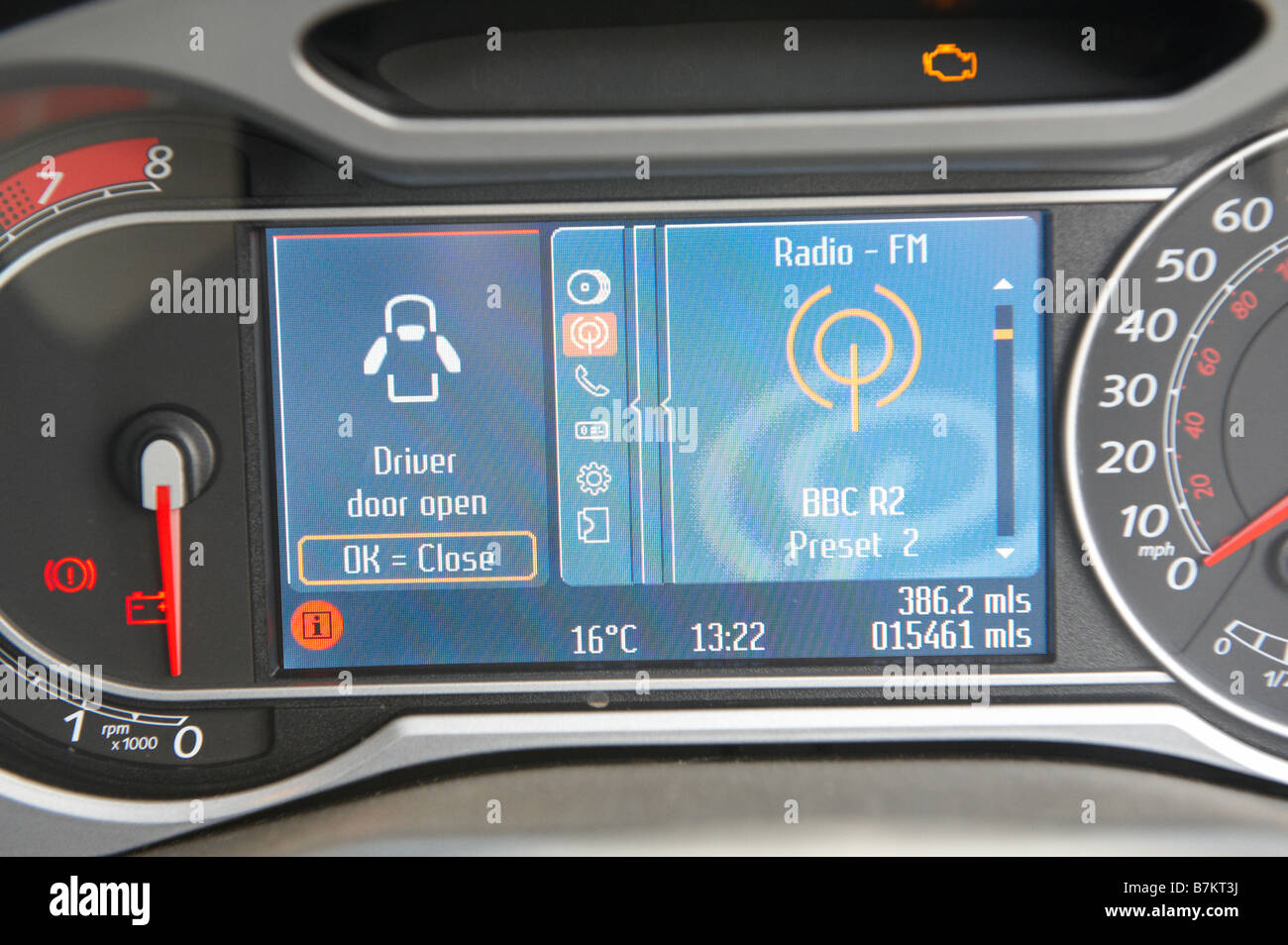 2008 Ford Mondeo FordConvers+ strumento del pannello di controllo con velocità e contagiri Foto Stock