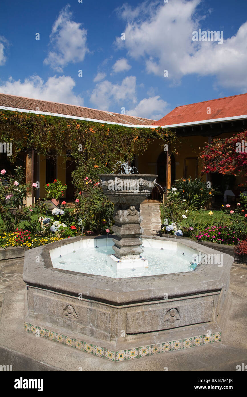 Hotel Aurora cortile la Città di Antigua Guatemala America Centrale Foto Stock