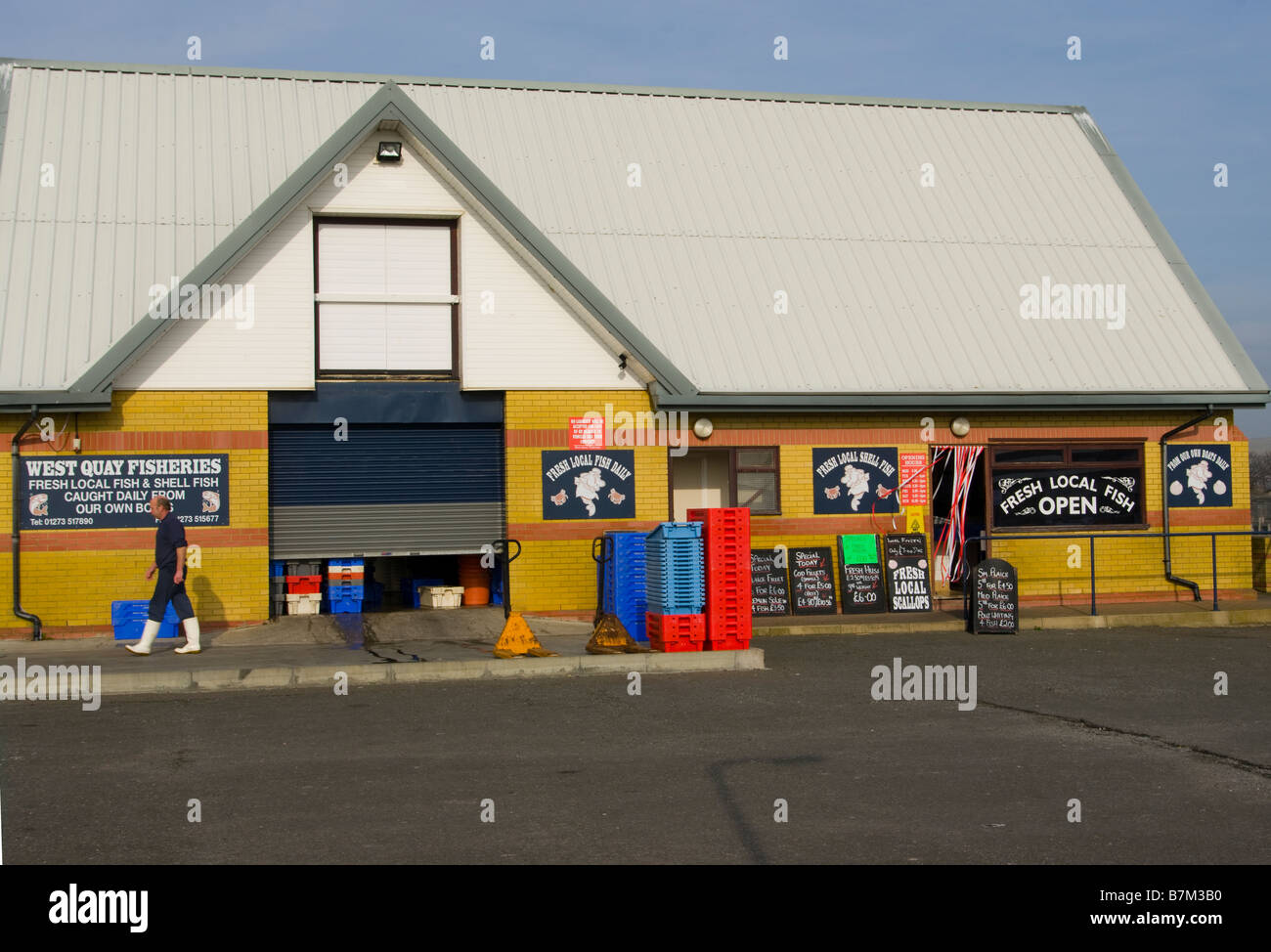 West Quay pesca pescivendolo Newhaven East Sussex Regno Unito Pescherie Pescheria negozi Foto Stock