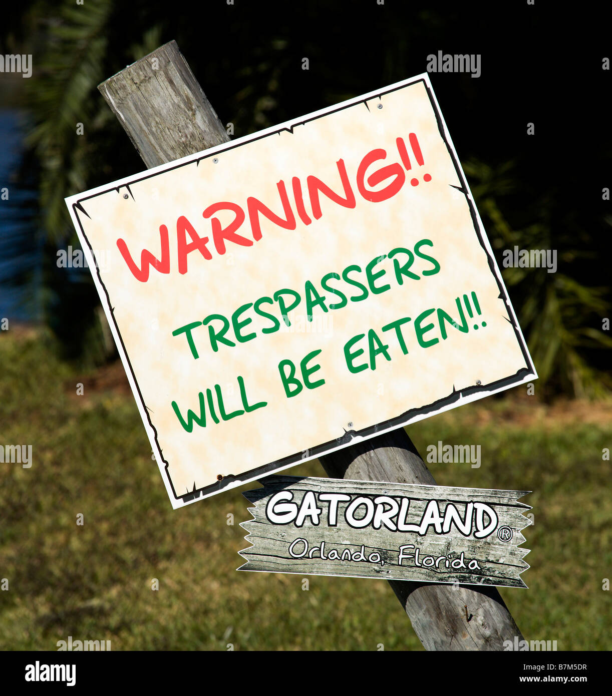 I trasgressori saranno mangiato un cartello di segnalazione all'interno Gatorland, Orange Blossom Trail, Orlando, Florida, Stati Uniti d'America Foto Stock